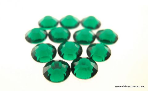 Preciosa Hotfix Viva12 Emerald ss20
